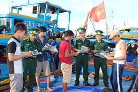 Quảng Bình: Đẩy mạnh tuyên truyền pháp luật trên tuyến biên giới biển (24/10/2017)